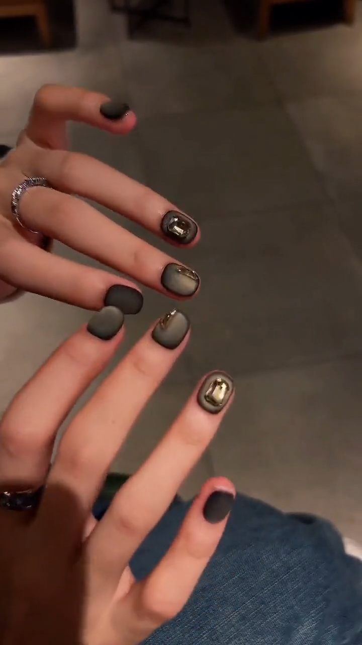 Smoky Black Aura Press On Nails