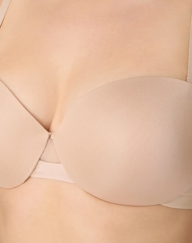 Multifunctional strapless bra